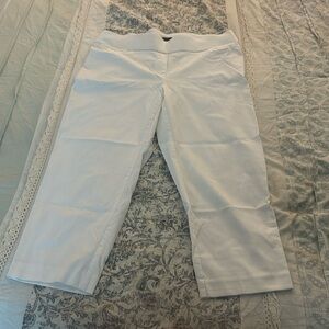 EUC White pull on style pants apt 9